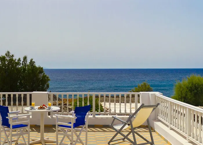 Dolphins Apartmanhotel Kamári