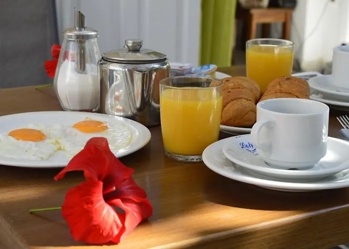 Dolphins Apartmanhotel 3*