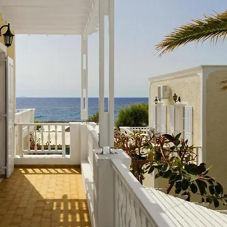 Dolphins Apart Otel 3*