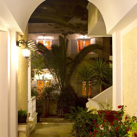 Apart Otel Dolphins 3*