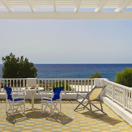 Dolphins Aparthotel Kamari (Santorini)