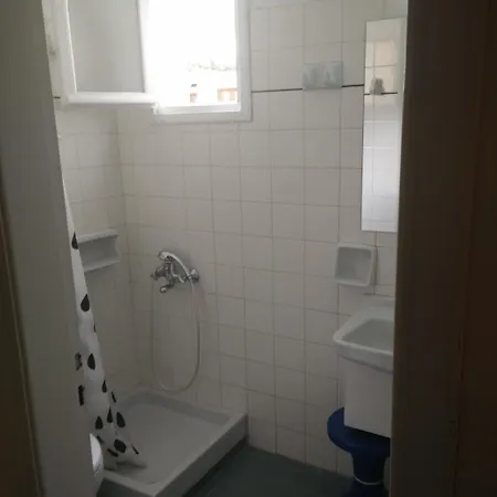 Dolphins Apart Otel 3*