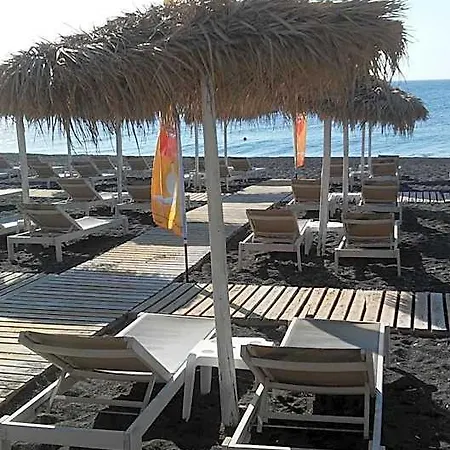 Dolphins Apart Otel 3*
