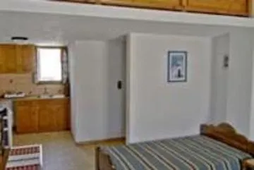 Dolphins Apart Otel 3*