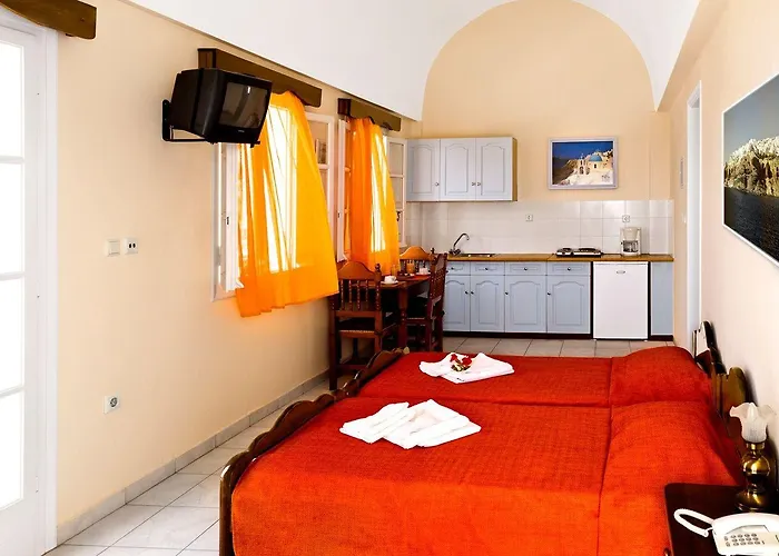 Dolphins Aparthotel 3*