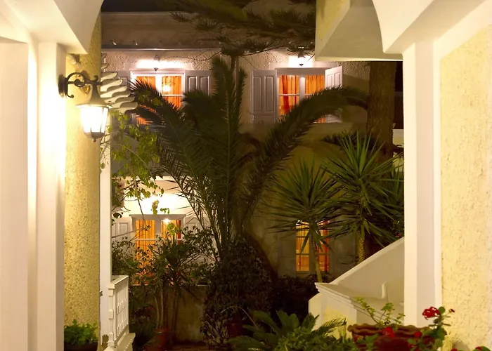 Aparthotel Dolphins 3*