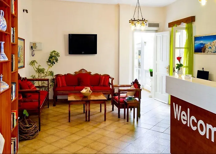 Dolphins 3* Kamari (Santorini)