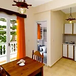 Dolphins Aparthotel
